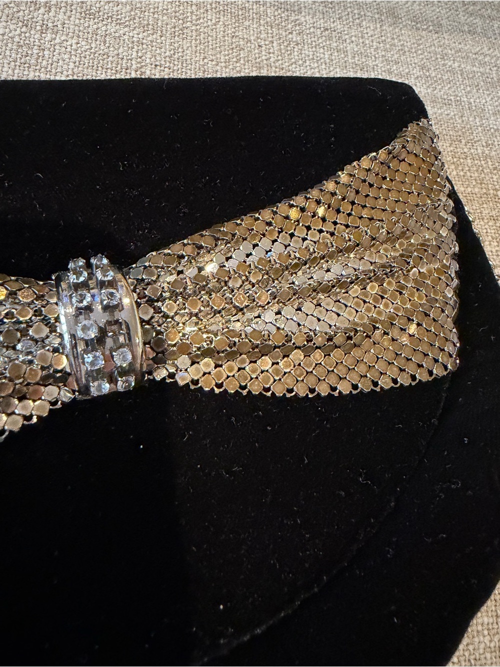 Vintage Black Velvet & Silver/Gold Mesh Bow Evening Clutch Bag Made in Hong Kong - Picture 4 of 10